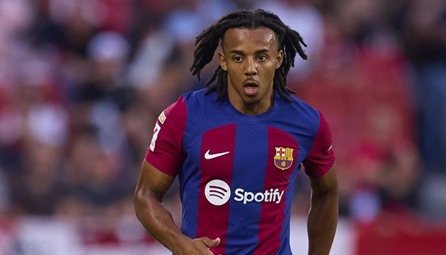 Arsenal ra mức giá chiêu mộ Jules Kounde.