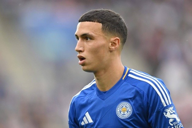 Bilal El Khannouss, tiền vệ trẻ người Morocco, sở hữu nhãn quan chiến thuật sắc bén và kỹ năng xử lý bóng sáng tạo trong không gian hẹp, thu hút sự chú ý của Arsenal.