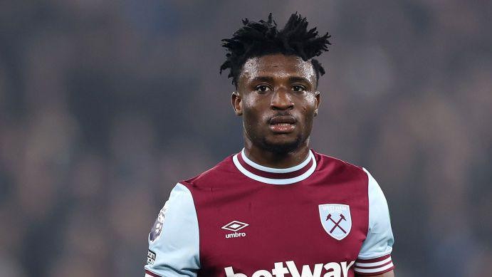Hình ảnh Mohammed Kudus trong màu áo West Ham United, thể hiện sự sẵn sàng giảm giá cho các CLB ngoài London