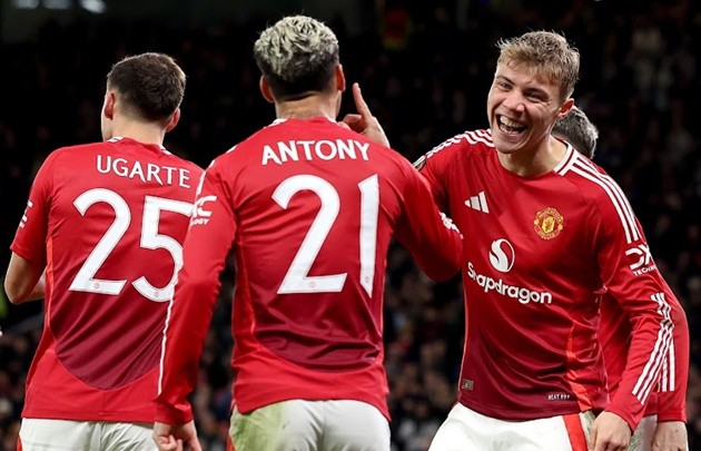 Jesus Rodriguez trong màu áo Real Betis, mục tiêu trao đổi tiềm năng của Man Utd để tăng cường sức mạnh tấn công.