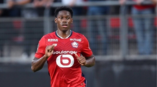 Jonathan David được đánh giá là phù hợp với Arsenal hơn Nunez.
