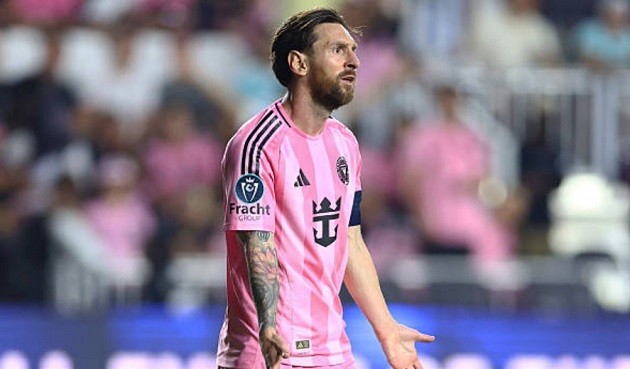 Lionel Messi thất vọng trong trận đấu với Vancouver, dấu chấm hết cho hành trình Concacaf Champions Cup của Inter Miami.