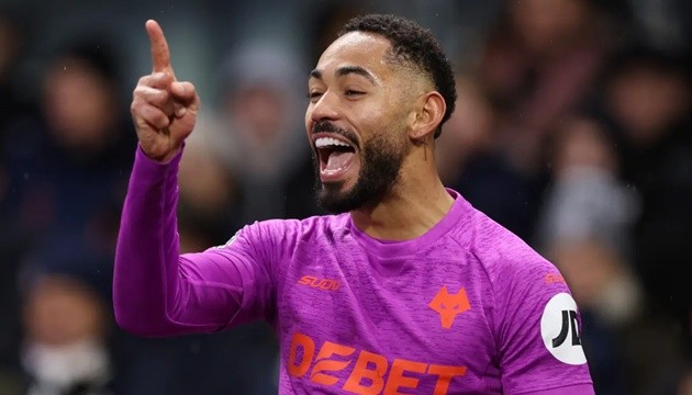 Matheus Cunha ăn mừng bàn thắng trong màu áo Wolves