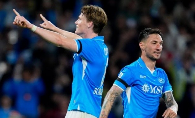 McTominay ăn mừng bàn thắng mở tỷ số cho Napoli.