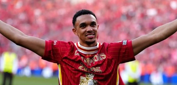 Trent Alexander-Arnold trong màu áo Liverpool.