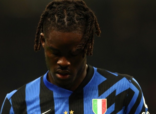 Yann Bisseck trong màu áo Inter Milan, một mục tiêu tiềm năng của Manchester United để gia cố hàng phòng ngự.