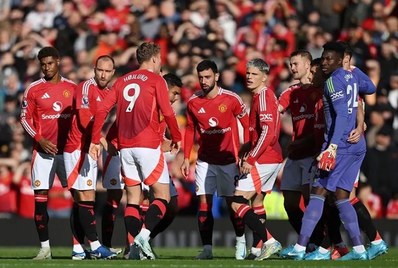 Tỷ phú Sir Jim Ratcliffe phát biểu về tình hình tài chính khó khăn của Manchester United.