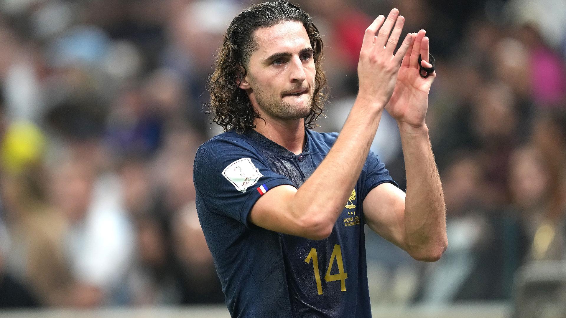 Adrien Rabiot của Juventus, một tiền vệ tự do đang là mục tiêu hấp dẫn của Manchester United