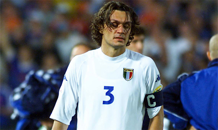 Huyền thoại phòng ngự Paolo Maldini của AC Milan và đội tuyển Ý