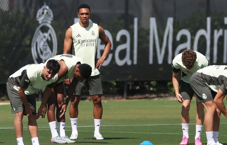 Alexander-Arnold tập luyện cùng Real Madrid chuẩn bị cho FIFA Club World Cup 2025
