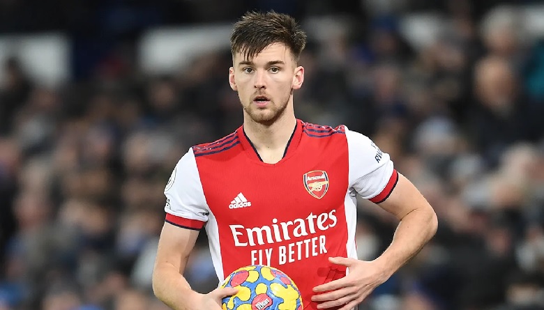 Hậu vệ Kieran Tierney trong màu áo Arsenal, một trong số 17 cầu thủ chia tay Emirates.
