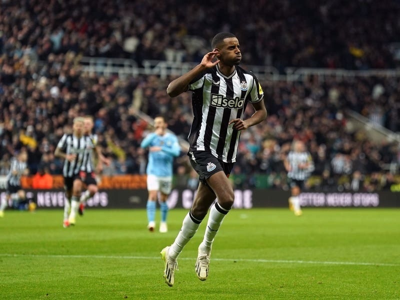 Alexander Isak trong màu áo Newcastle, mục tiêu chuyển nhượng hụt của Arsenal