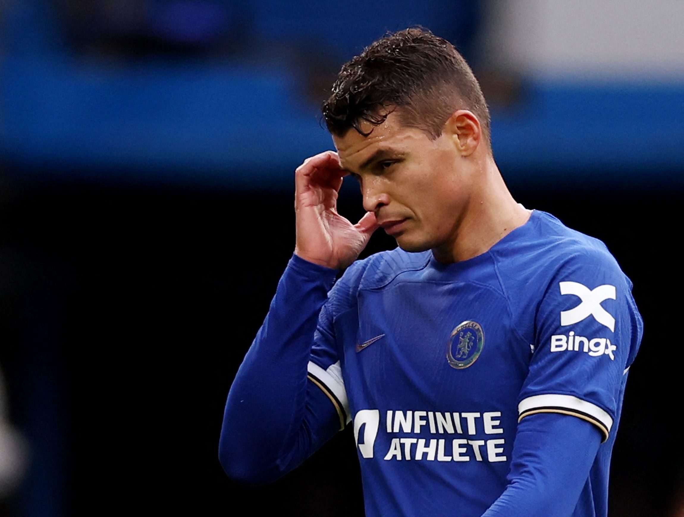Thiago Silva chấn thương trong trận đấu giữa Chelsea và Crystal Palace, gây lo ngại cho đội bóng thành London.