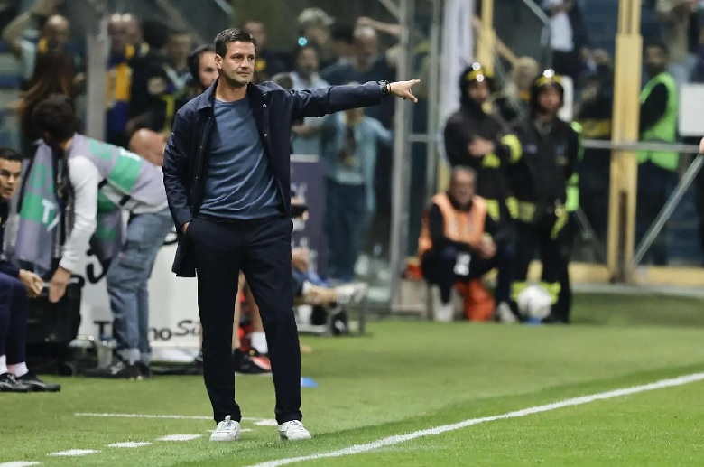 Cristian Chivu ký hợp đồng với Inter Milan, tái ngộ đội bóng cũ trên cương vị huấn luyện viên trưởng