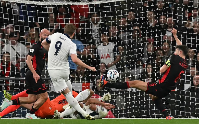 Harry Kane ăn mừng bàn thắng, ấn định chiến thắng 2-0 cho ĐT Anh trước Albania dưới thời HLV Thomas Tuchel