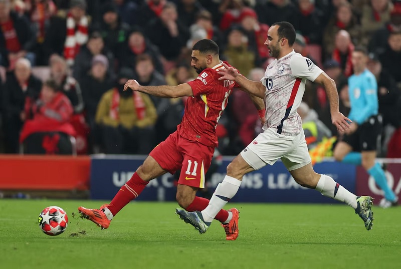 Mohamed Salah cùng các đồng đội Liverpool ăn mừng bàn thắng vào lưới Lille tại Cúp C1