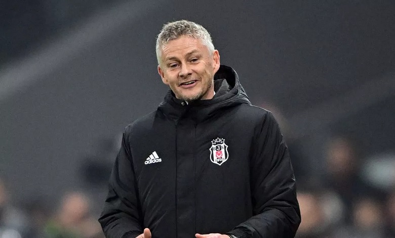 HLV Ole Gunnar Solskjaer trên ghế chỉ đạo Besiktas đang đối mặt nguy cơ sa thải sau chuỗi trận không tốt.