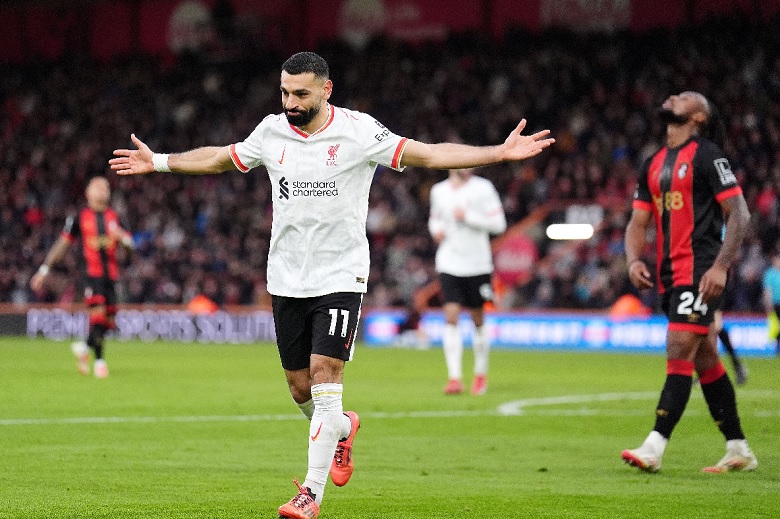 Tiền đạo Mohamed Salah ăn mừng sau khi ghi bàn, góp phần giúp Liverpool duy trì vị trí dẫn đầu bảng xếp hạng Ngoại hạng Anh