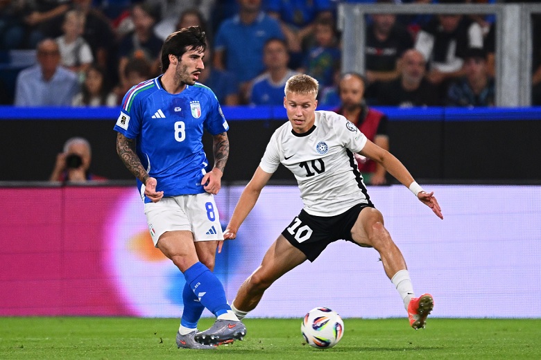 Các cầu thủ Đội tuyển Italia ăn mừng bàn thắng vào lưới Estonia trong chiến thắng ấn tượng tại vòng loại World Cup 2026