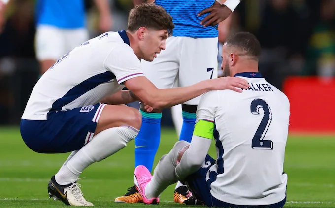 Kyle Walker và John Stones vắng mặt vì chấn thương trước trận đại chiến Man City vs Arsenal