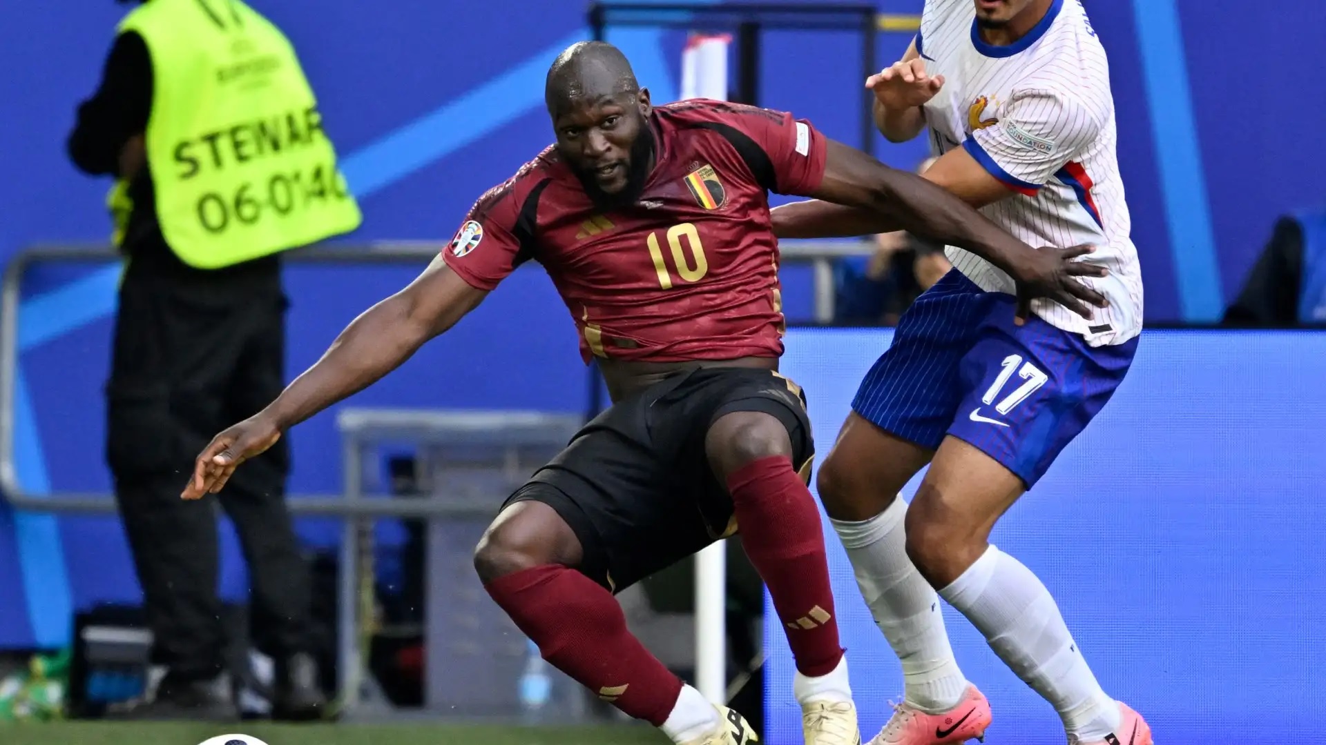 Romelu Lukaku với màn trình diễn "tàng hình" không thể tạo đột biến trước hàng phòng ngự tuyển Pháp, góp phần vào thất bại của Bỉ tại EURO 2024.