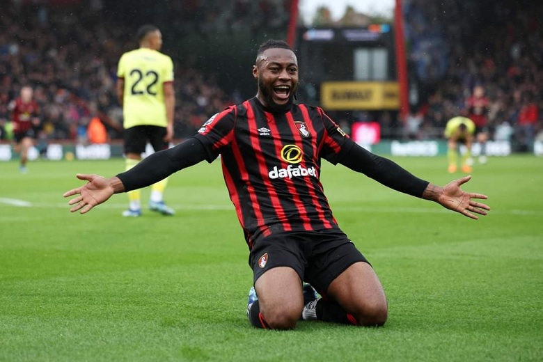 Antoine Semenyo của Bournemouth trong một pha bóng, cầu thủ được Manchester United nhắm đến với mức giá 70 triệu bảng