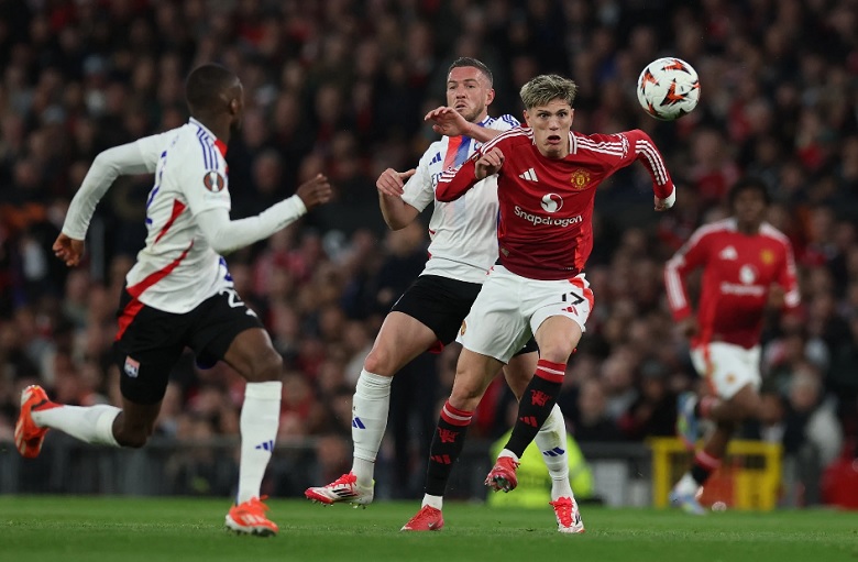 Đội hình Manchester United ăn mừng bàn thắng kịch tính, hoàn thành màn ngược dòng ngoạn mục trước Lyon tại Cúp C2