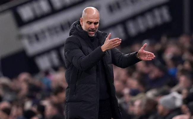 Pep Guardiola bất lực nhìn đội hình Man City tan tác vì chấn thương