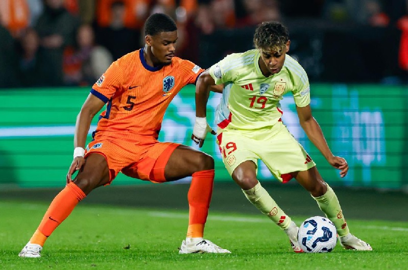 Merino ghi bàn gỡ hòa giúp Tây Ban Nha cầm chân Hà Lan trong trận tứ kết Nations League kịch tính