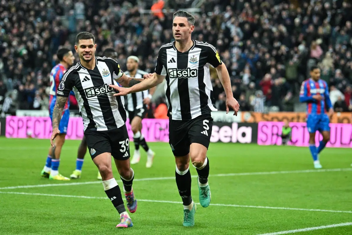 Newcastle hủy diệt Crystal Palace 5-0 để củng cố vị trí trong top 3 Ngoại hạng Anh
