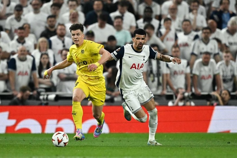 Tottenham và Manchester United đứng trước cơ hội lớn tại Europa League, có thể mang về suất dự Cúp C1, góp phần tạo nên kỷ lục 6 suất cho Ngoại hạng Anh