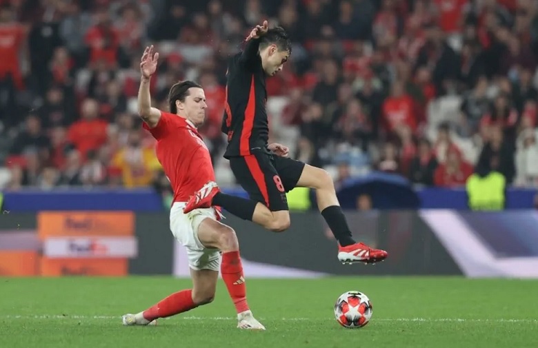 Kế hoạch hợp tác chuyển nhượng Alvaro Carreras giữa Real Madrid và Manchester United