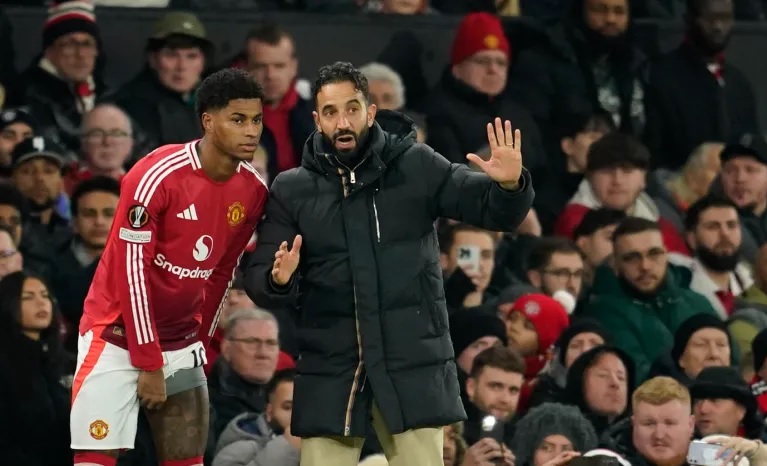 Marcus Rashford trên sân tập, thể hiện thái độ quyết tâm muốn khẳng định bản thân tại Aston Villa sau khi rời Manchester United.