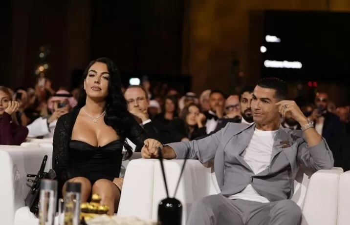 Cristiano Ronaldo và bạn gái Georgina Rodriguez tại lễ trao giải Globe Soccer Awards 2024 ở Dubai