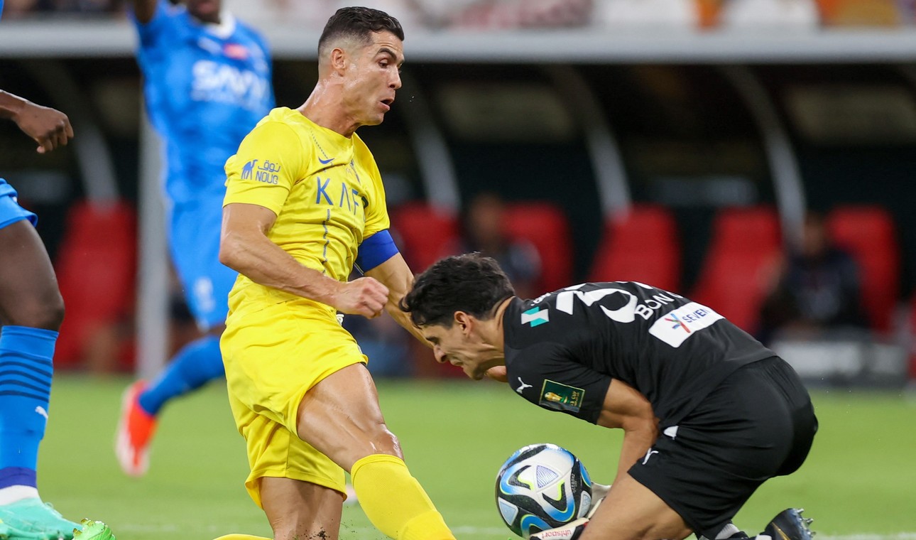 Cristiano Ronaldo thất vọng sau thất bại của Al Nassr ở chung kết King's Cup
