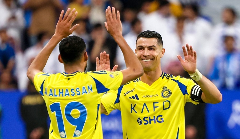 Cristiano Ronaldo ăn mừng sau khi ghi bàn, đánh dấu cột mốc 20 bàn/mùa giải thứ 15 trong sự nghiệp cùng Al Nassr tại Saudi Pro League.