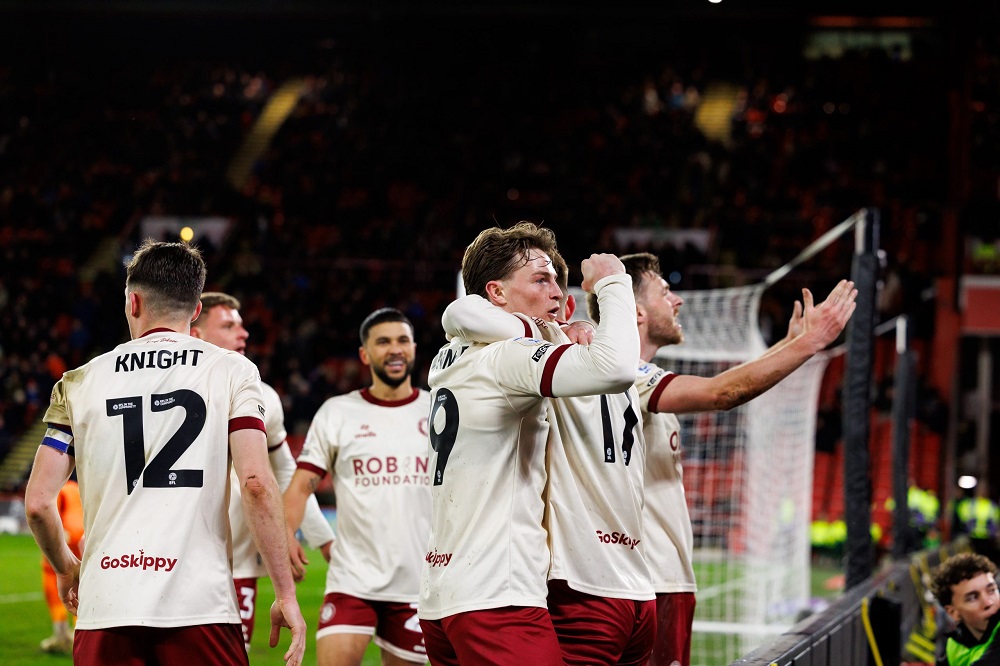 Các cầu thủ Sheffield United thất vọng sau trận hòa kịch tính với Bristol City tại Hạng Nhất Anh