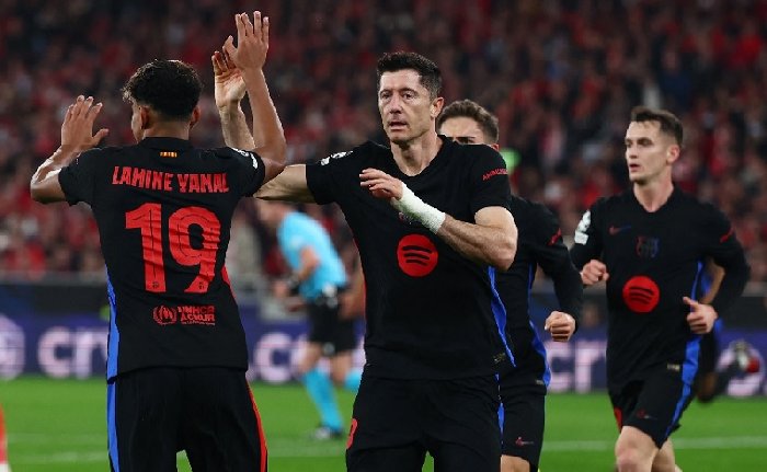 barcelona-vuot-qua-benfica-trong-tran-cau-co-9-ban-thang_1737502056.jpg
