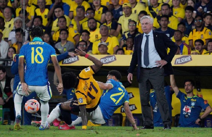 dt-brazil-bi-cam-hoa-trong-ngay-ra-mat-hlv-ancelotti_1749173903.jpg