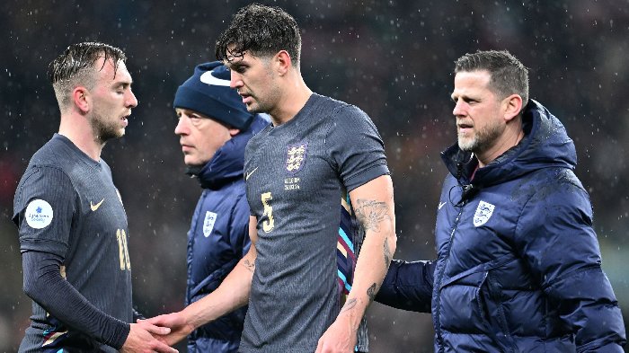 john-stones-va-kyle-walker-vang-mat-trong-tran-gap-arsenal_1711718989.jpg