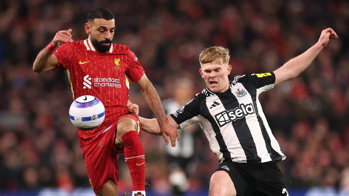 ket-qua-bong-da-hom-nay-27-2-liverpool-cham-mot-tay-vao-chuc-vo-dich_1740612692.jpg