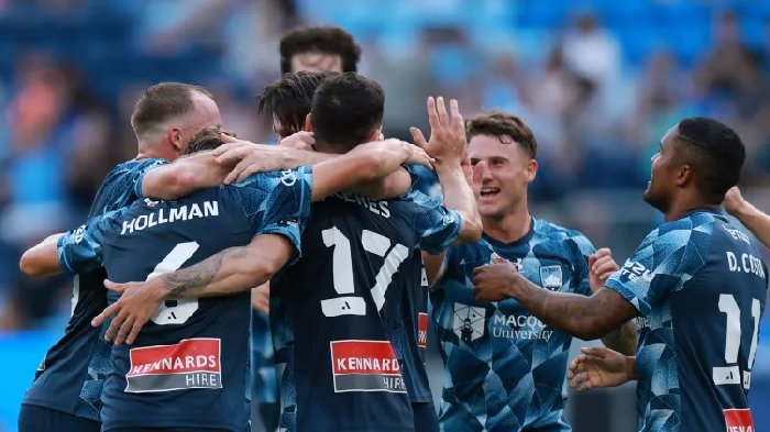 ket-qua-bong-da-hom-nay-toi-1-2-sydney-fc-huy-diet-adelaide-united_1738409733.jpg