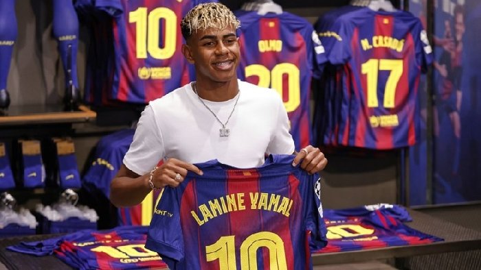 lamine-yamal-nhan-chiec-ao-so-10-huyen-thoai-tai-barcelona_1752708964.jpg