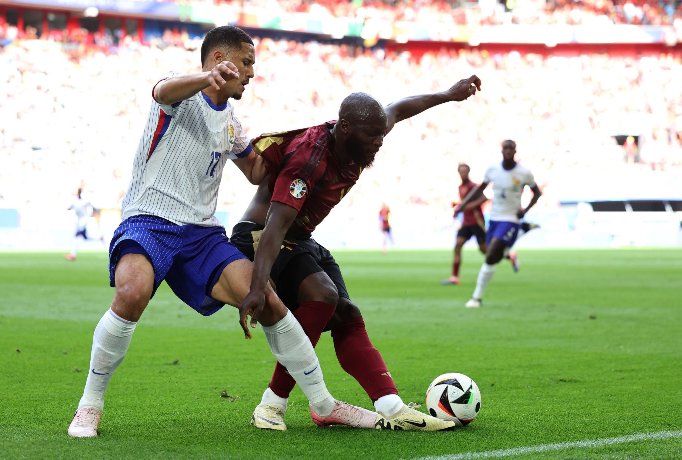 lukaku-thi-dau-nhu-tang-hinh-truoc-phap_1719892567.jpg