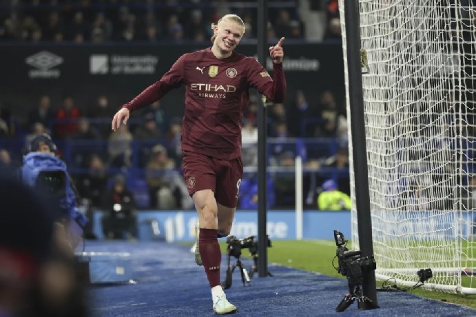 man-city-tro-lai-top-4-sau-man-vui-dap-ipswich_1737329284.jpg