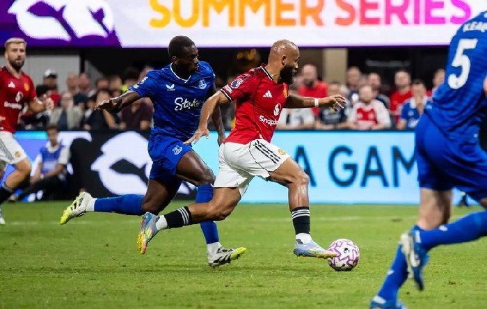 mbeumo-ra-mat-mu-bi-everton-cam-hoa-tren-dat-my_1754267474.jpg