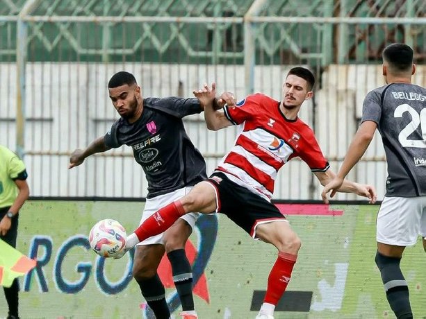 nhan-dinh-soi-keo-madura-united-vs-persis-solo-19h00-ngay-9-8-tin-vao-chu-nha_1754711869.jpg