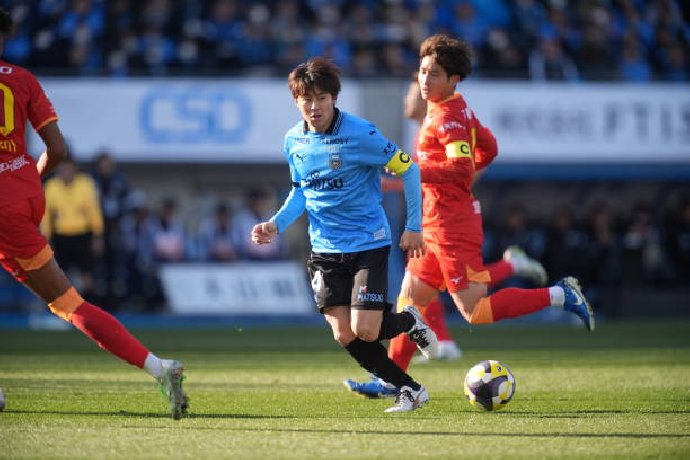 nhan-dinh-soi-keo-nagoya-grampus-vs-kawasaki-frontale-17h00-ngay-23-8-chien-thang-sat-nut_1755864780.jpg