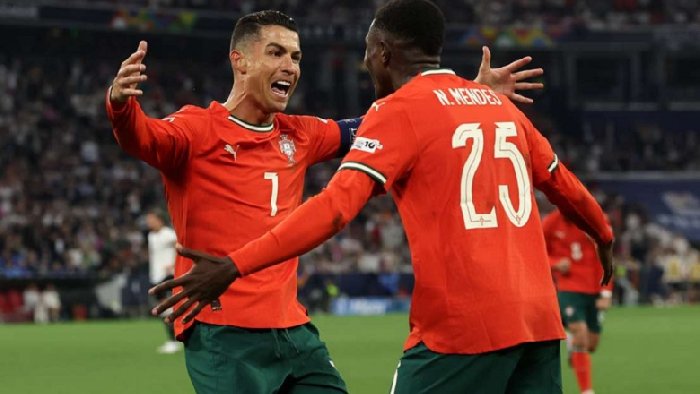 ronaldo-sam-vai-nguoi-hung-bo-dao-nha-khuat-phuc-duc-tai-nations-league_1749079015.jpg