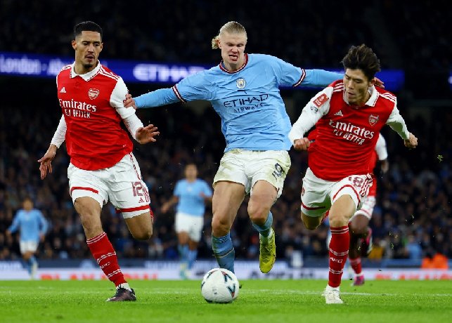 sieu-may-tinh-du-doan-man-city-vo-dich-arsenal-lai-ve-nhi-ngoai-hang-anh-2024-25_1721379985.jpg
